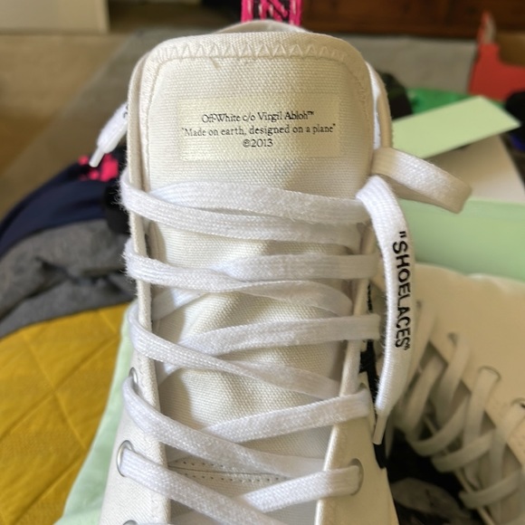 100% Authentic Off White Vulcanized Sneakers - Picture 9 of 10